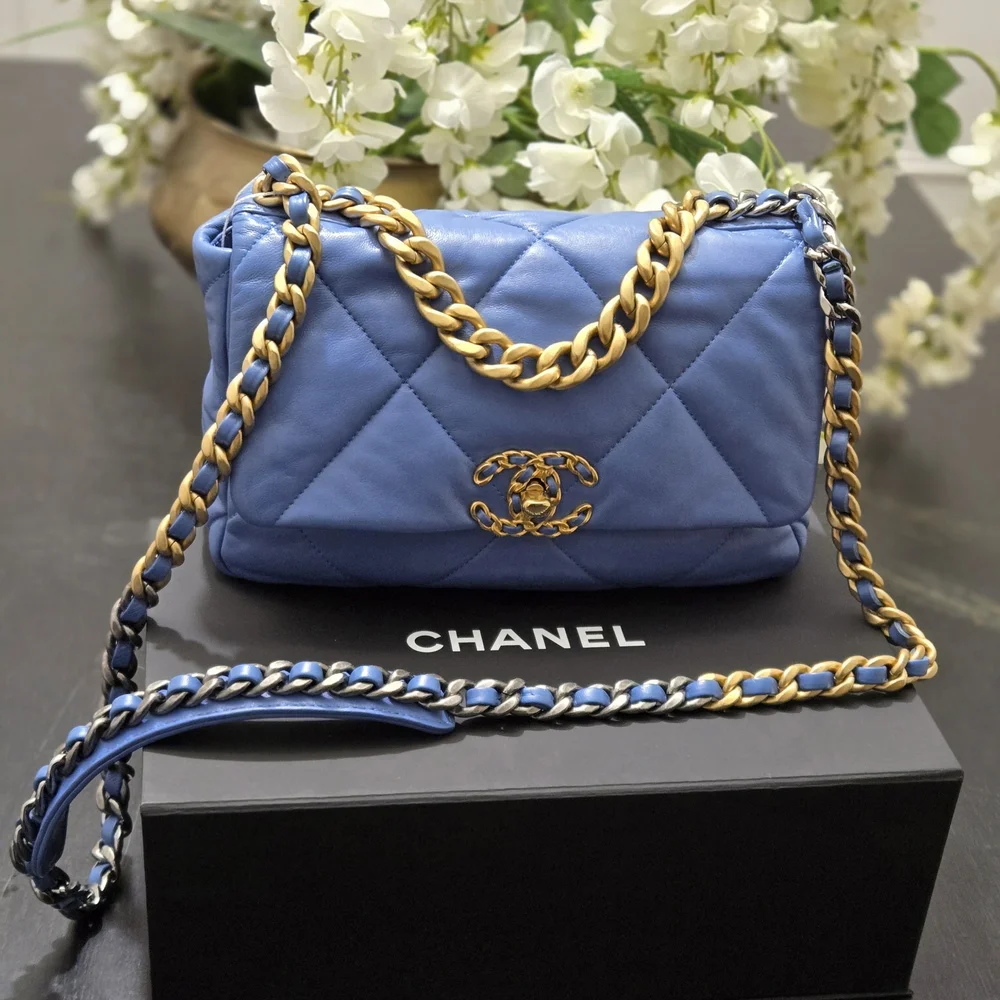 Chanel 19 Blue Quilted Lambskin With Chain Blue - Medium - Picture 1 of 11